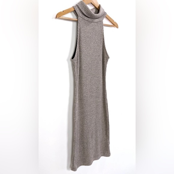NWT TOPSHOP Sleeveless Turtleneck Sweater Dress-Size 10 - Picture 1 of 5